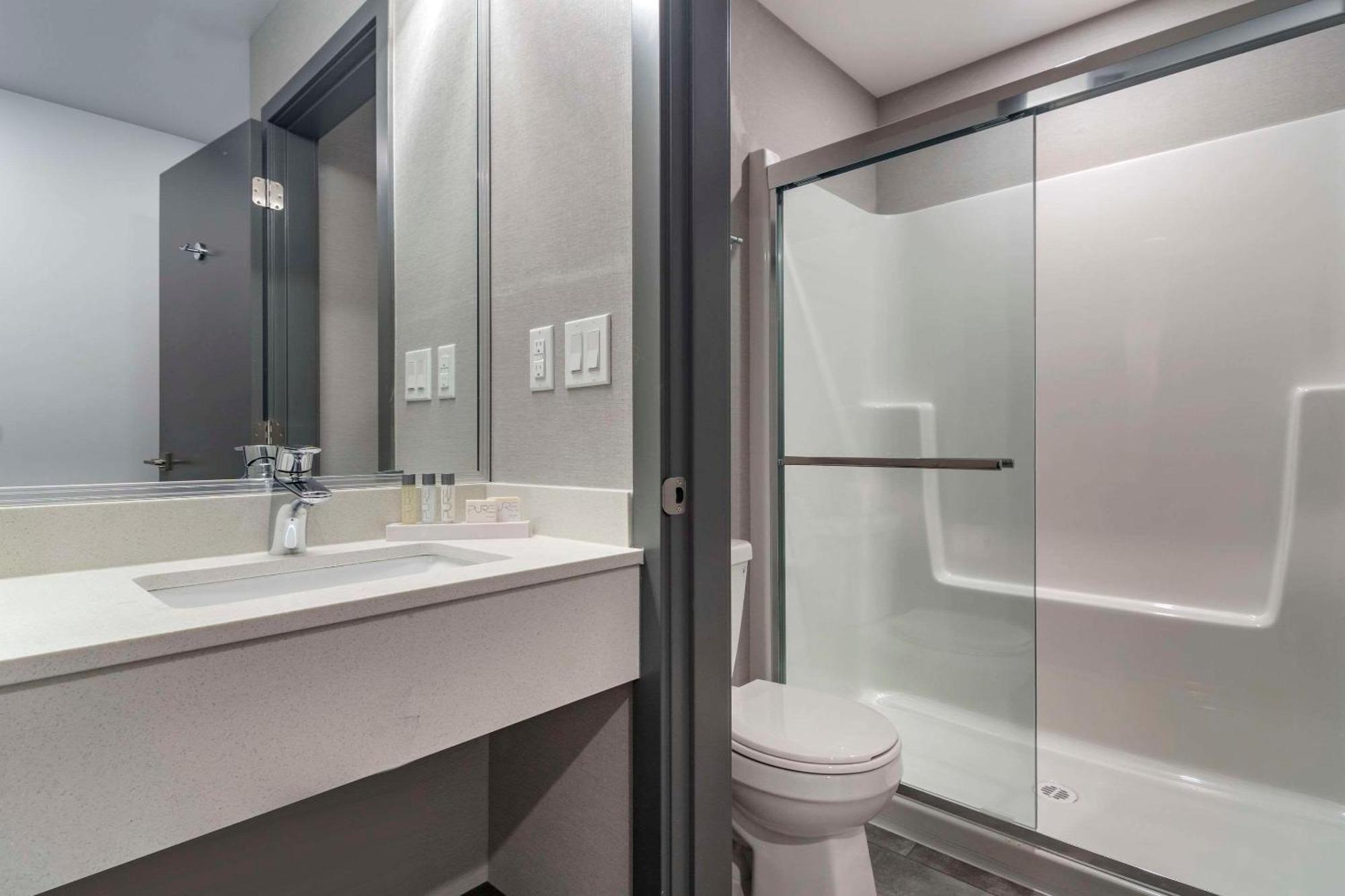 The Hue Hotel, Ascend Hotel Collection Kamloops Luaran gambar
